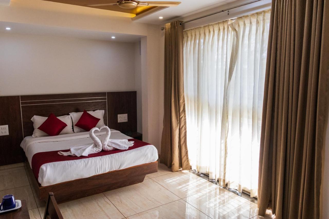 D' Manor Service Apartment Белґаум Екстер'єр фото