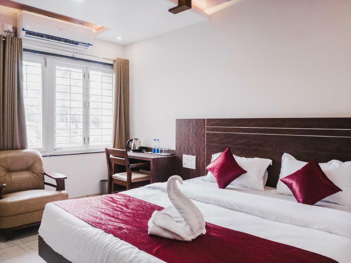 D' Manor Service Apartment Белґаум Екстер'єр фото
